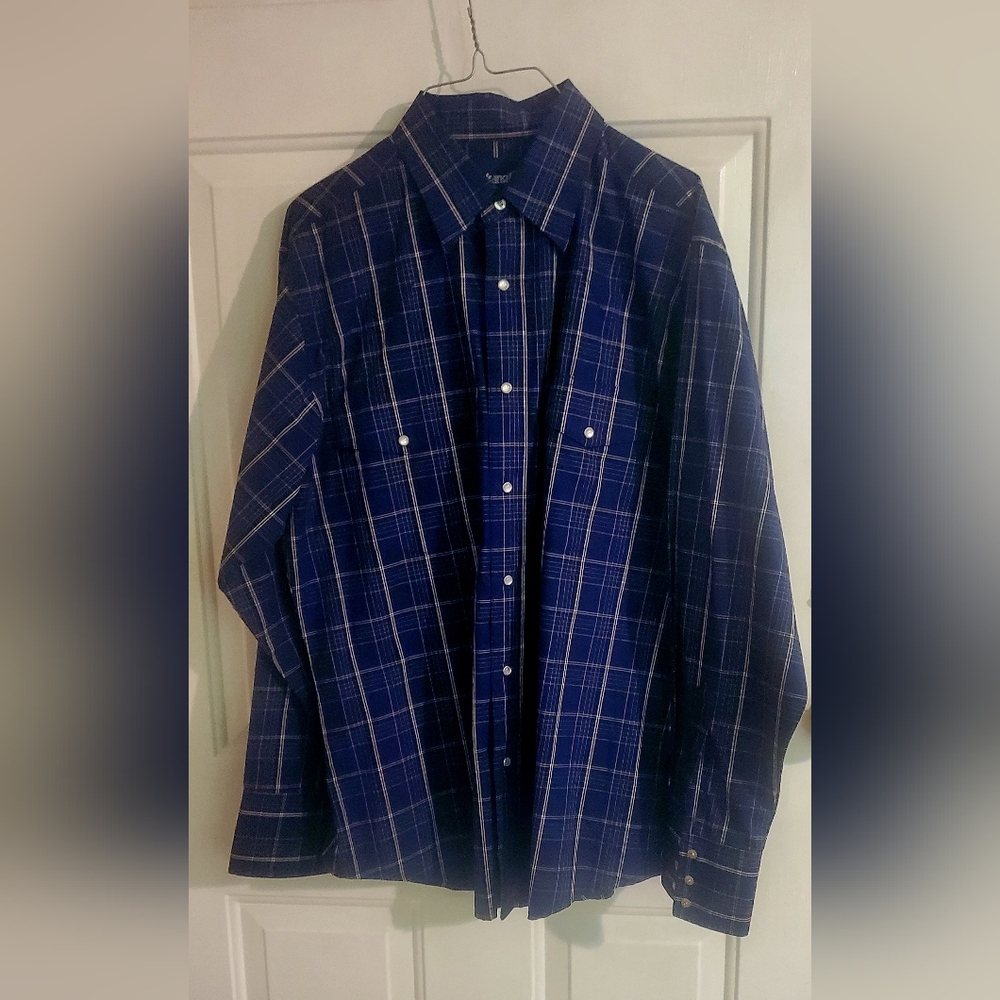 NWOT Wrangler Navy and White Checkered Shirt